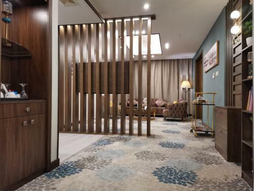 ???? ????? Azard Hotel