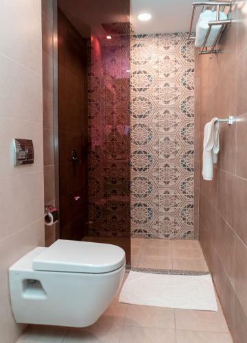 ???? ????? Azard Hotel