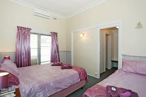 Hostal Jacaranda Guest House