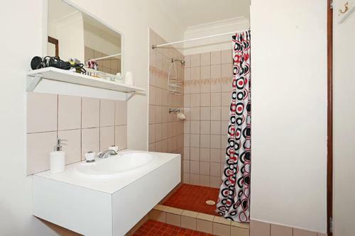 Hostal Jacaranda Guest House