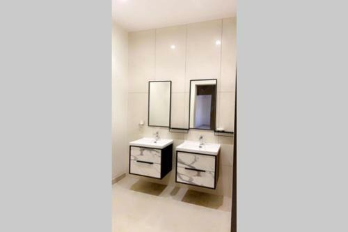 Luxury Fully Furnished Villa ???? ?????