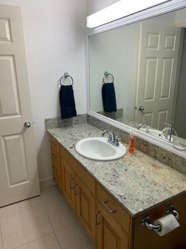 Apartamento Castaways Cove - 10 Steps To The Beach!