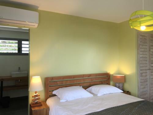 Deshaies Villa Gajah Mada