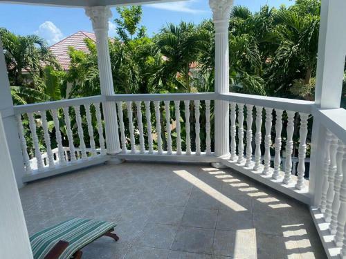 5-bed Villa And Pool In Runaway Bay Jamaica