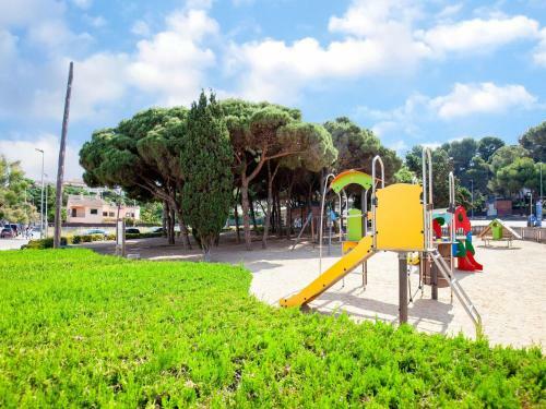 Nice Apartment In Catalu�a On The Mediterranean