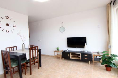 Apartment With Balcony Close To The Beach