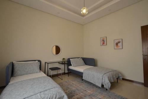 Comfy 2 Bedroom Apartment Great Location