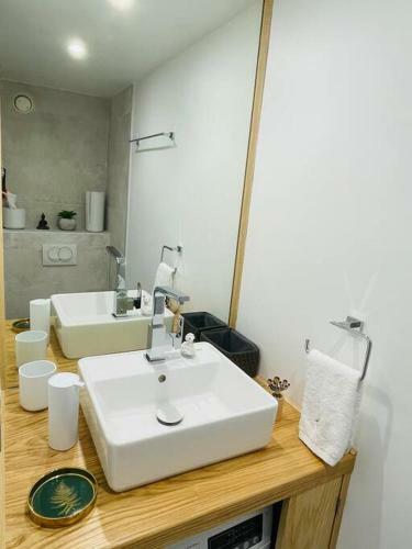 Apartamento Le B� Studio - Logement Standing Vue Mer & Piscine