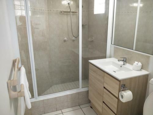 Cairns Golden Sands Beachfront Apartments