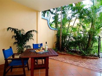 Aparthotel The York Beachfront Holiday Apartments