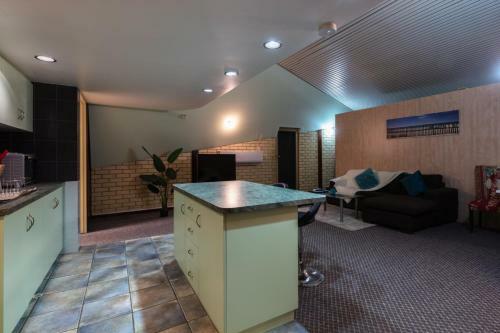 Hotel Sails Geraldton Accommodation