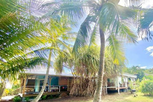 Splendide Bungalow En Bois Avec Jacuzzi Dans Un Parc Tropical
