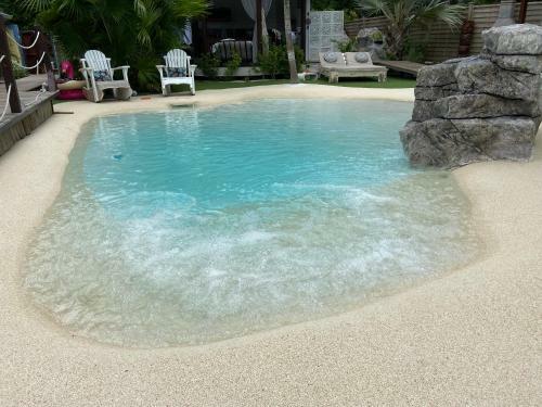 Tiki Paradise Lodge Fwi