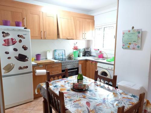 Abeleshome. Villa Con Piscina, Barbacoa Y Parque Infantil.