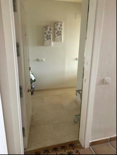 3-bed 3 Bath Sea & Mountain View Apartment