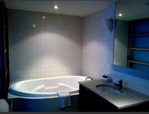 Hotel 96 North Terrace Spa Apartment