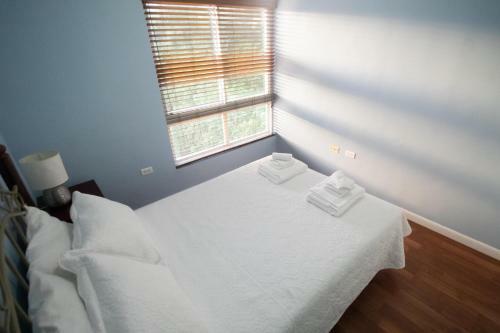 Modern 3 Bedroom Condo In Private Community 8