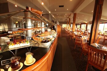 Hotel Strahan Village