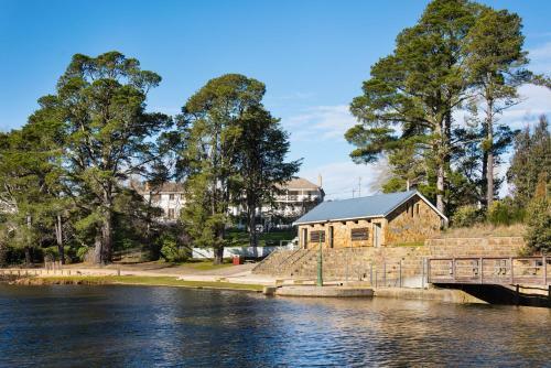 Lake Daylesford Apartment 2a