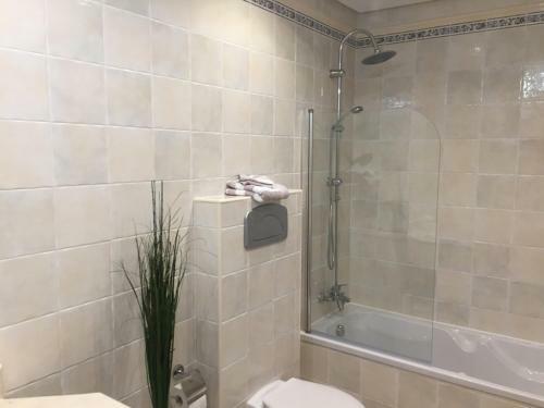 Luxury Sea View Apartment, 3 Bedrooms, Wifi
