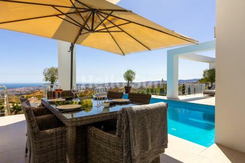 41-villa Casablanca With Stunning Views In Mijas!
