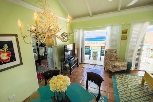 Villa Splash Of Lime - Private Hilltop Pool Oasis!