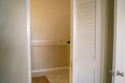 Apartamento Oceanfront Condo W/ Beach Access, Pool, & Gym (2f)