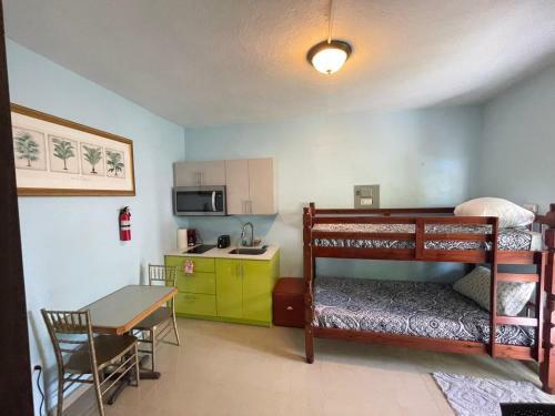 Apartamento New Near Beach, Private Studio-full Bath & K'ette