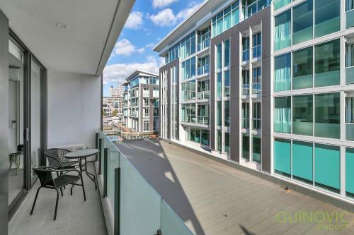 Quinovic Viaduct Vibrant Harbour Apartment