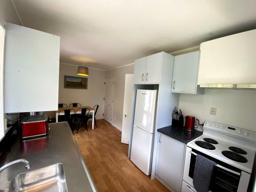 Chamberlain House - 3 Bedroom House By Manly Beach