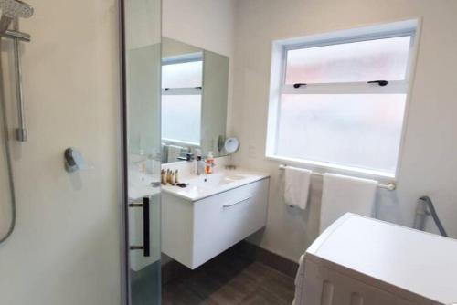 Cheerful 3br Home With Free Wifi & Netflix