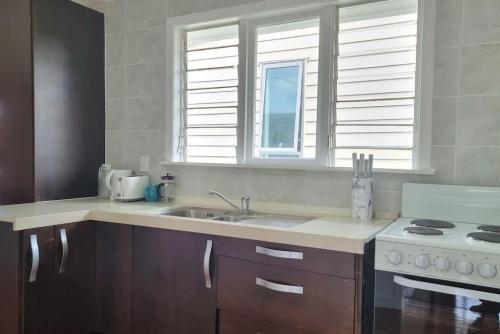 Apartamento Awesome 3 - Bedroom Unit With Free Parking - Wifi