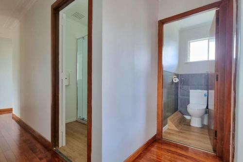 Apartamento Awesome 3 - Bedroom Unit With Free Parking - Wifi