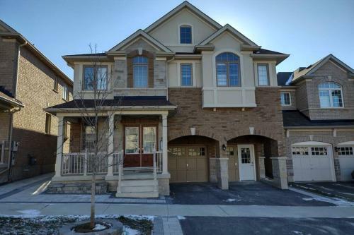 Self-contained 2br Apt In A Gorgeous Neighborhood