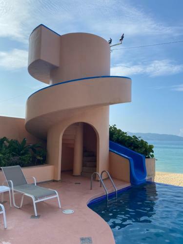 Beachfront Apartment In Acapulco, Ideal For Vacation Or Remote Working