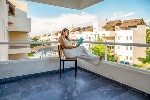 Best Location Apartment In Acapulco Diamante