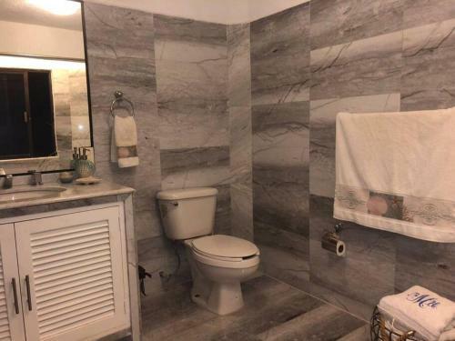 Apartment With Great Location And View To Acapulco