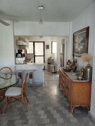 Apartment With Great Location And View To Acapulco