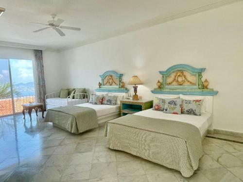 Villa Jade Luxury Full Service Staff Villa