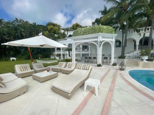 Villa Jade Luxury Full Service Staff Villa
