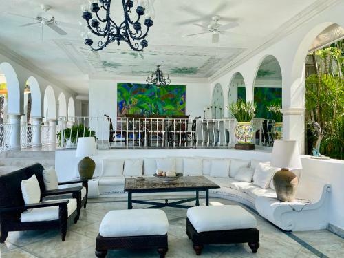 Villa Jade Luxury Full Service Staff Villa