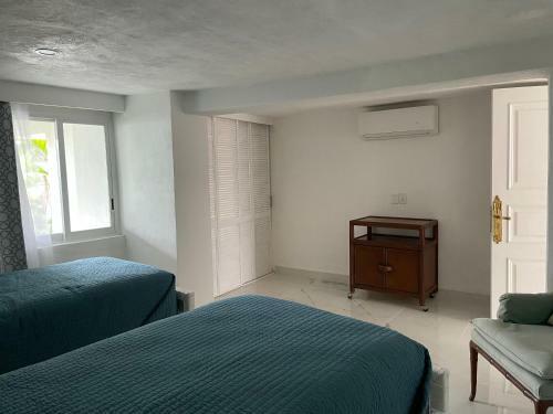 Villa Jade Luxury Full Service Staff Villa