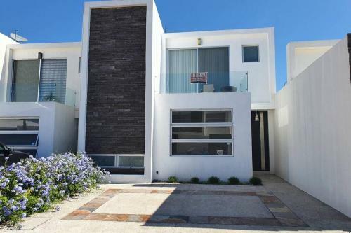 Casa Moderna En Fraccionamiento Privado