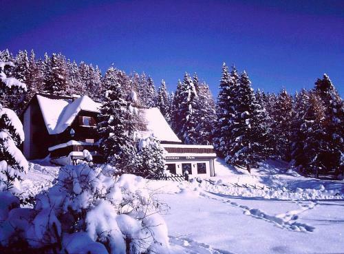 Posada Almgasthof Judenburger H�tte