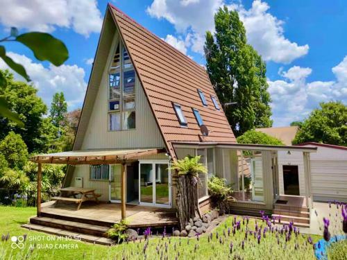 Wooden A-frame By The City And River ????????????