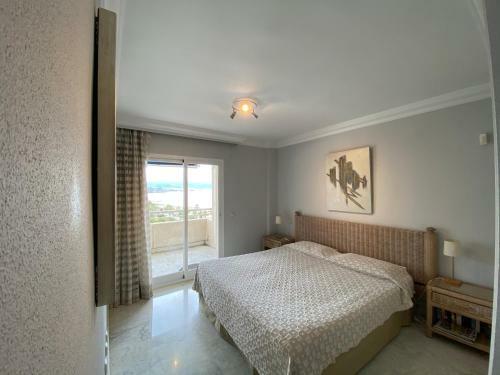 Marina Banus Apartment - Frontline Beach Suite - Puerto Banus