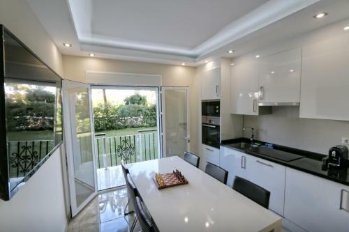 Beachfront Luxury Apartment, Puerto Ban�s, Marbella