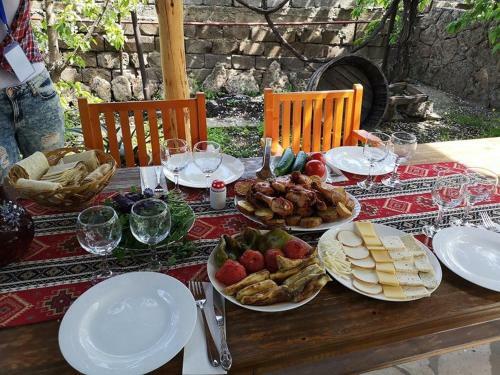 Hostal Yeganyans Guest House And Wine Yard