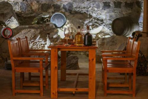 Hostal Yeganyans Guest House And Wine Yard