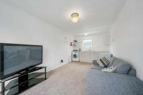 Sand Dune Serenity - Himatangi Beach Holiday Home